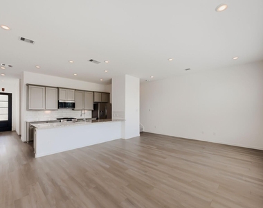 4146 Balboa Drive - Photo Thumbnail 5