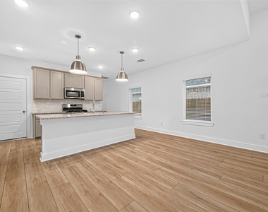 8230 Blue Shell Lane - Photo Thumbnail 14