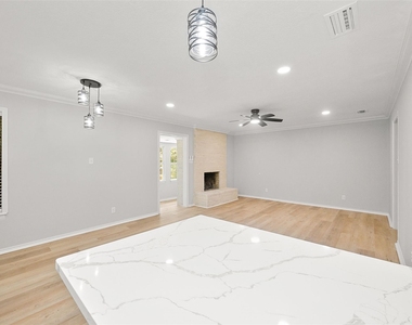 1803 S Park Street - Photo Thumbnail 11