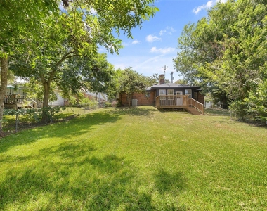 1803 S Park Street - Photo Thumbnail 23