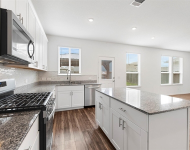 5730 Finely Run Street - Photo Thumbnail 14
