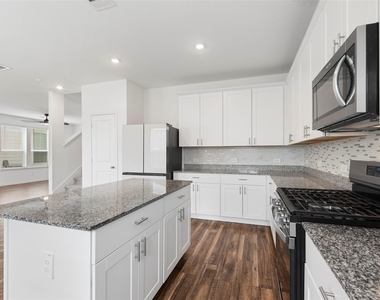 5730 Finely Run Street - Photo Thumbnail 13