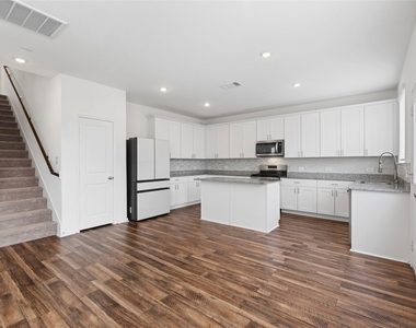 5730 Finely Run Street - Photo Thumbnail 12