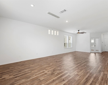5730 Finely Run Street - Photo Thumbnail 10