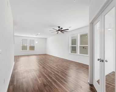 5730 Finely Run Street - Photo Thumbnail 6