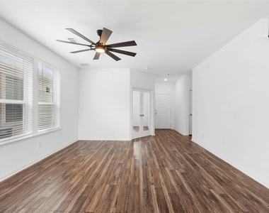 5730 Finely Run Street - Photo Thumbnail 8