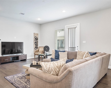 8411 Hempstead Road - Photo Thumbnail 9