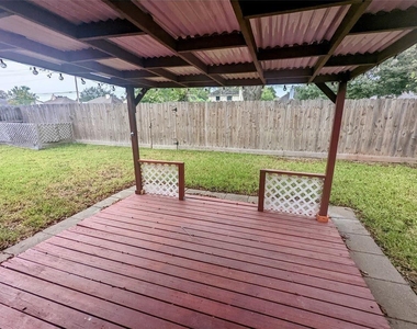 3821 Pin Oak Drive N - Photo Thumbnail 17
