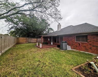 3821 Pin Oak Drive N - Photo Thumbnail 19