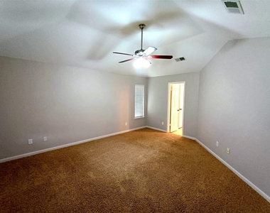 3821 Pin Oak Drive N - Photo Thumbnail 13