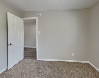 1211 Atlanta Drive - Photo Thumbnail 20