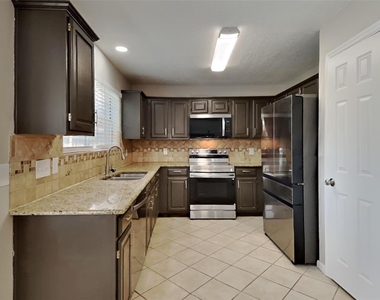 1211 Atlanta Drive - Photo Thumbnail 9