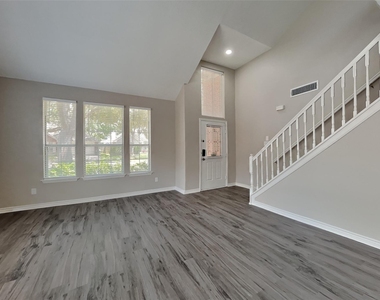 1211 Atlanta Drive - Photo Thumbnail 2