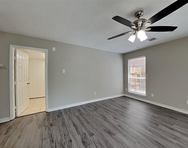 1211 Atlanta Drive - Photo Thumbnail 6