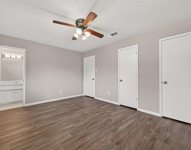 4923 Sandalwood Avenue - Photo Thumbnail 15