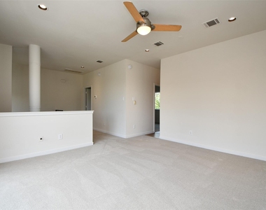 92 Dennis Street - Photo Thumbnail 12