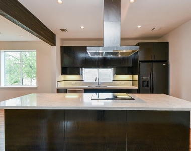 92 Dennis Street - Photo Thumbnail 4