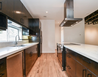 92 Dennis Street - Photo Thumbnail 6