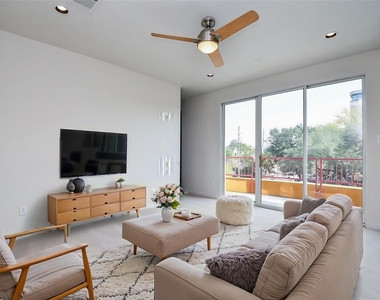 92 Dennis Street - Photo Thumbnail 9