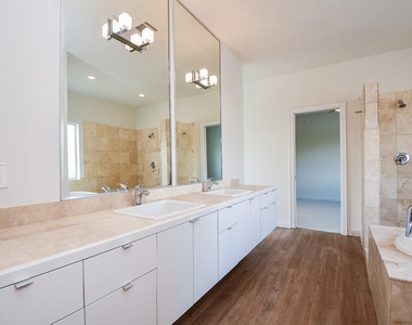 92 Dennis Street - Photo Thumbnail 15