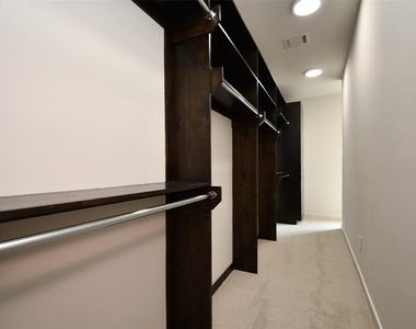 92 Dennis Street - Photo Thumbnail 14