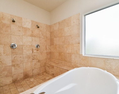 92 Dennis Street - Photo Thumbnail 17