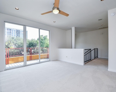 92 Dennis Street - Photo Thumbnail 11