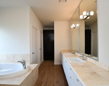 92 Dennis Street - Photo Thumbnail 19