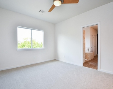 92 Dennis Street - Photo Thumbnail 22