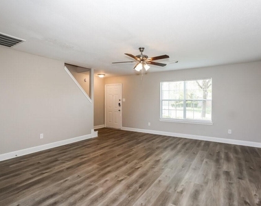 5415 Espuela Lane - Photo Thumbnail 2