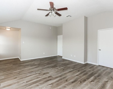 5415 Espuela Lane - Photo Thumbnail 10