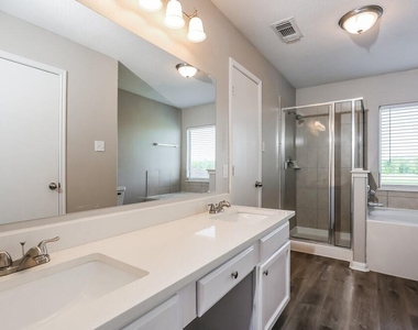 5415 Espuela Lane - Photo Thumbnail 11