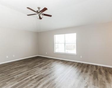 5415 Espuela Lane - Photo Thumbnail 9