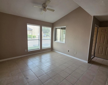 1014 Graham Drive - Photo Thumbnail 2