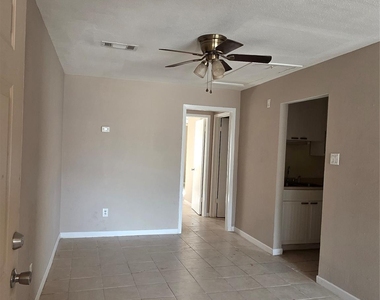 1014 Graham Drive - Photo Thumbnail 4