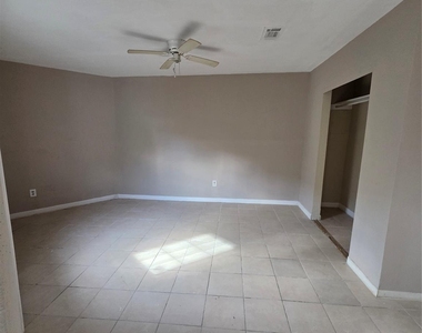 1014 Graham Drive - Photo Thumbnail 9