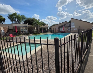 1014 Graham Drive - Photo Thumbnail 13