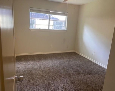 15519 Creekhaven Drive - Photo Thumbnail 9