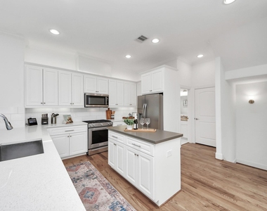 1628 W 24th Street - Photo Thumbnail 4