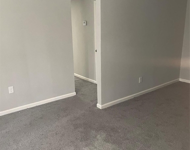 9216 1/2 E Avenue P - Photo Thumbnail 6
