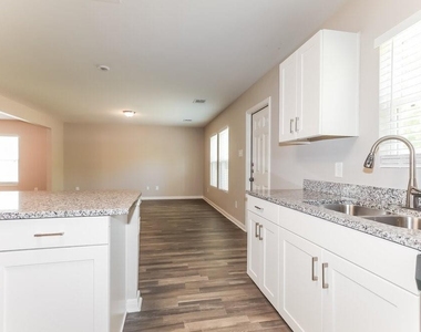 15653 Del Norte Drive - Photo Thumbnail 5