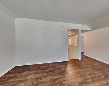7007 Durango Drive - Photo Thumbnail 8