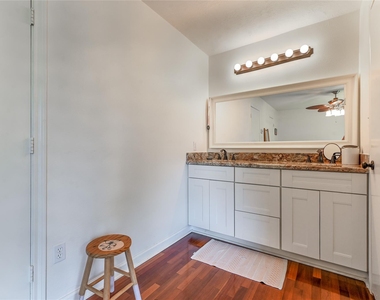 1004 Ruthven Street - Photo Thumbnail 10