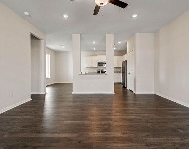 16483 Honeysuckle Hill Drive - Photo Thumbnail 15