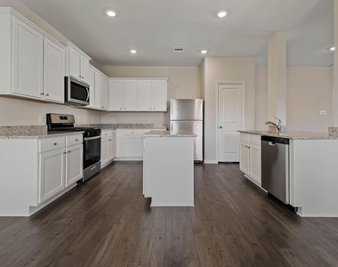 16483 Honeysuckle Hill Drive - Photo Thumbnail 4