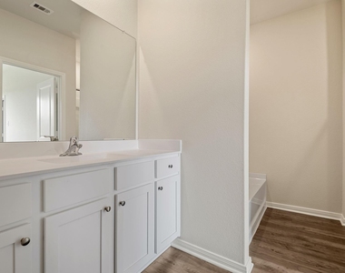 16483 Honeysuckle Hill Drive - Photo Thumbnail 14