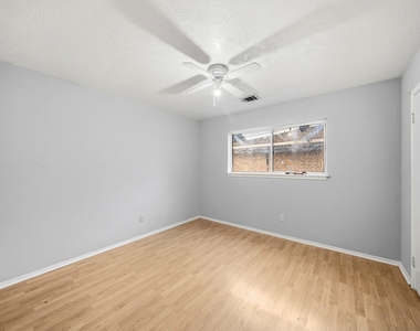 3324 Kathryn Circle - Photo Thumbnail 9