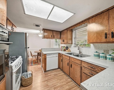3324 Kathryn Circle - Photo Thumbnail 2