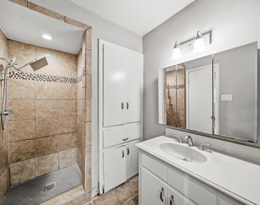 3324 Kathryn Circle - Photo Thumbnail 6