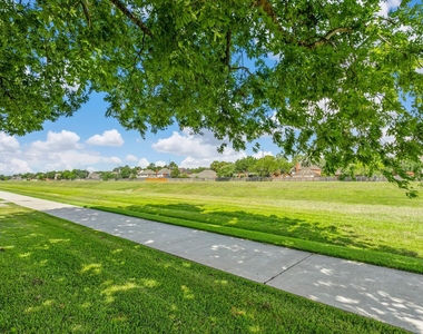 2015 Braesmeadow Lane - Photo Thumbnail 26